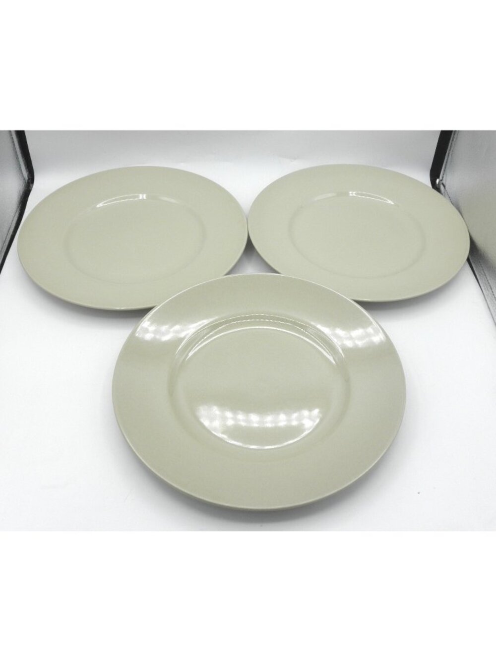 Drabware (Older, Glossy) by Wedgwood 10-3/4 Inch Dinner Plates Set of 3 WW DRA